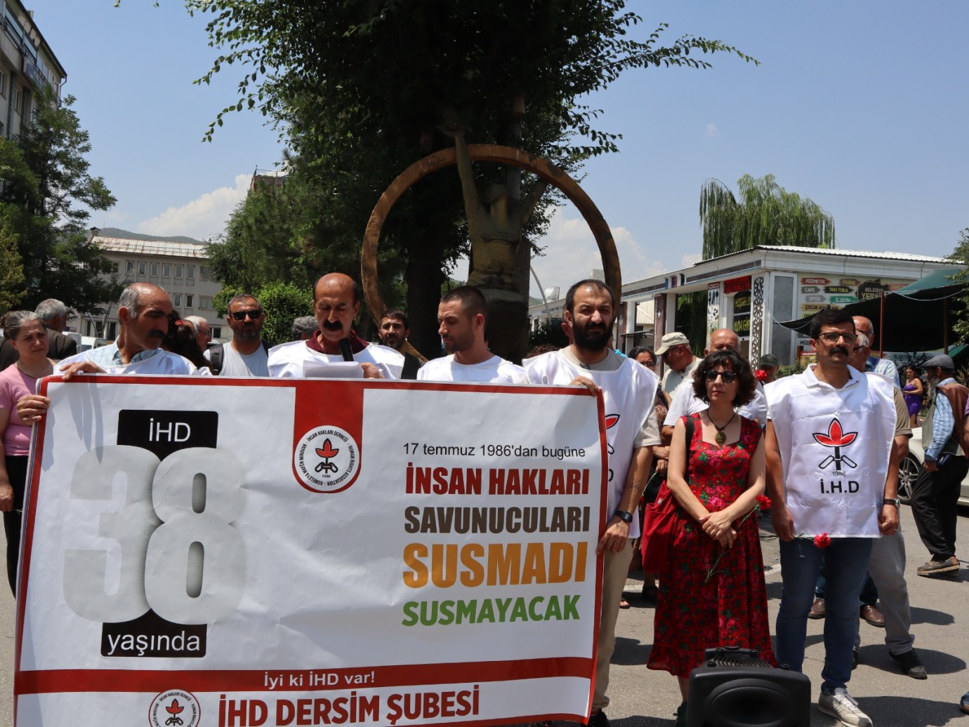 İHD 38 yaşında