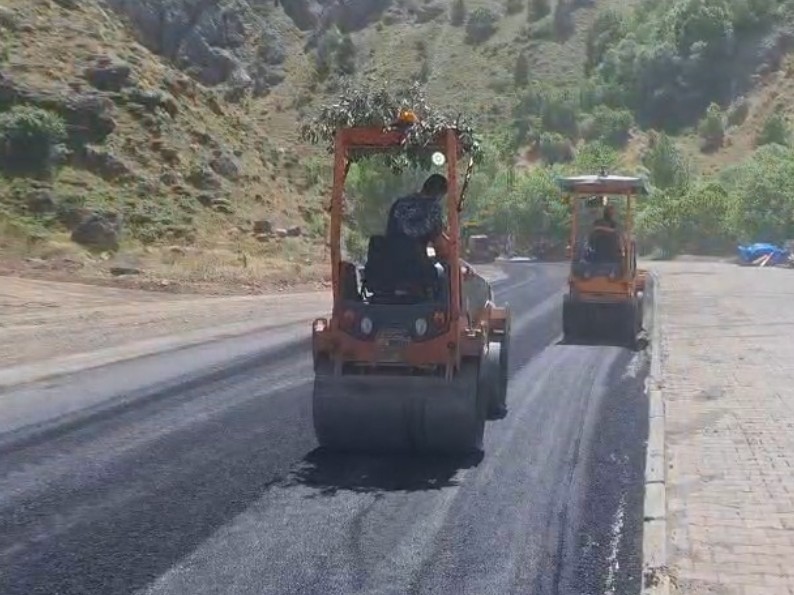 Her yıl onbinlerce aracın kullandığı yolda çalışma