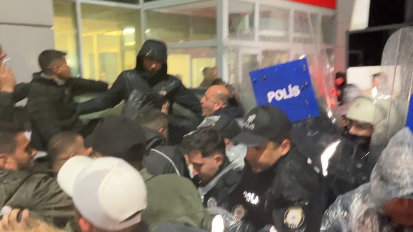 Sonel’in oğlu ve koruması tutuklandı