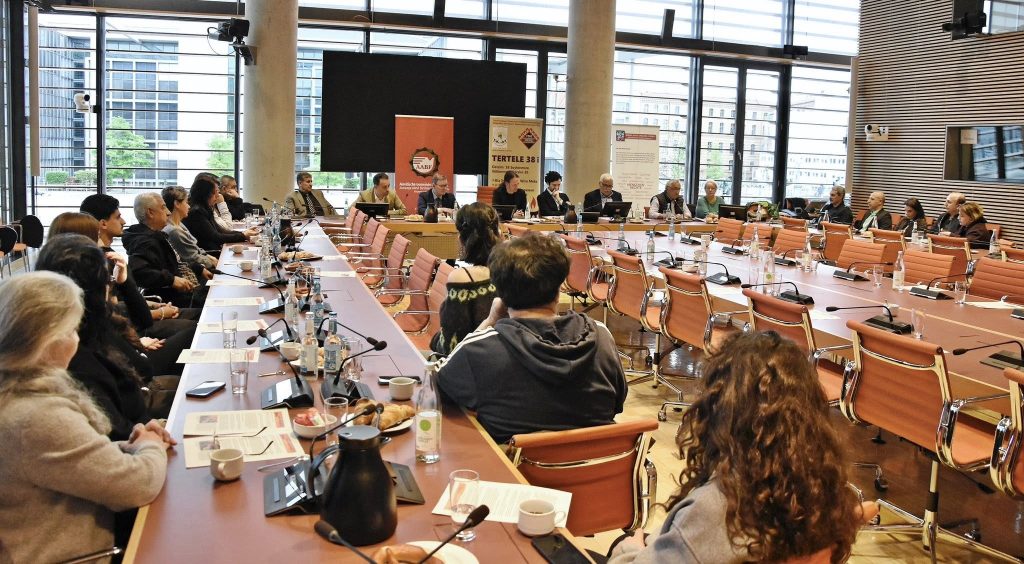 Tertele yıldönümünde Parlamento üyelerinden Komisyon için olumlu Cevap