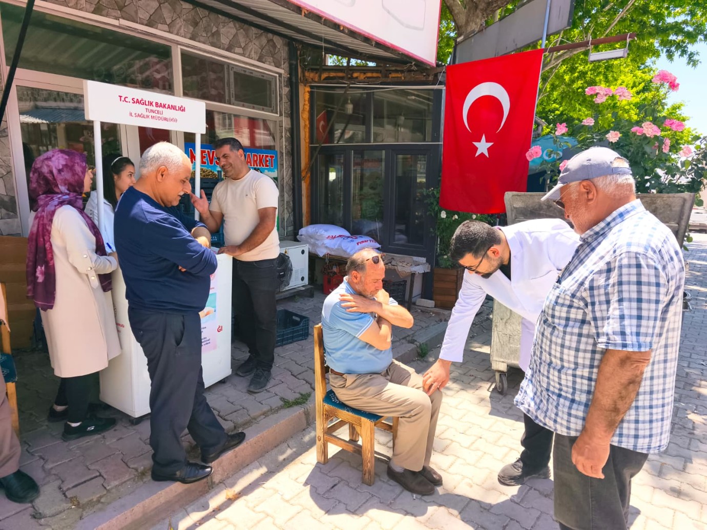 Çemişgezek'te vatandaşlara fiziksel sağlık taraması yapıldı