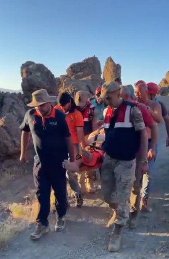 Düzgün Baba Bölgesinde Yaralanan Genç, Ekiplerin Çalışmasıyla Kurtarıldı