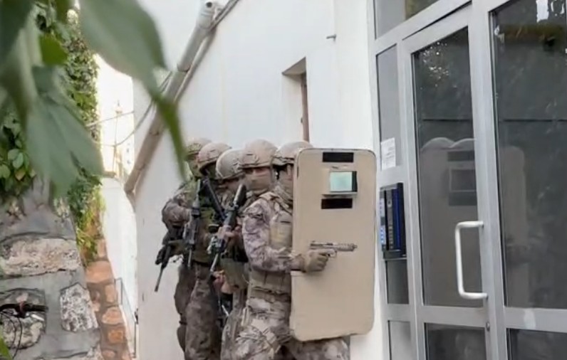 “Sokaklar Güvende” Operasyonu: 8 Şüpheli Yakalandı