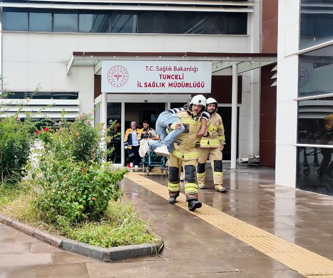 Sağlık müdürlüğünden deprem ve yangın tatbikatı