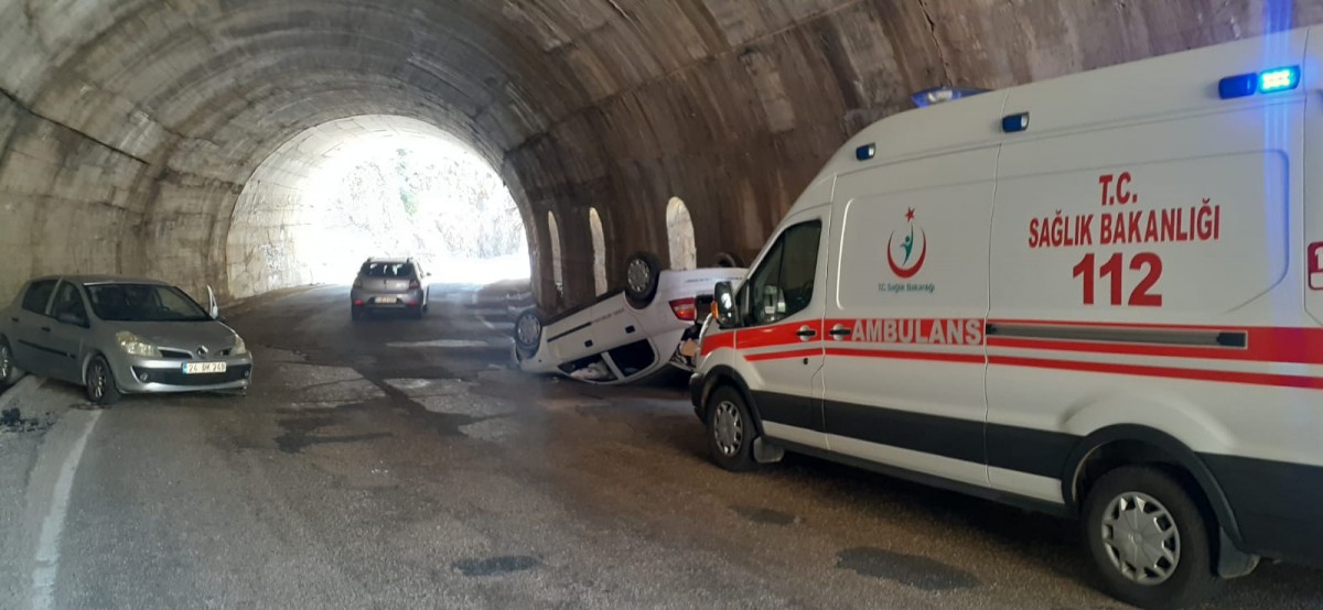  Çığ tünelinde kaza: 4 yaralı