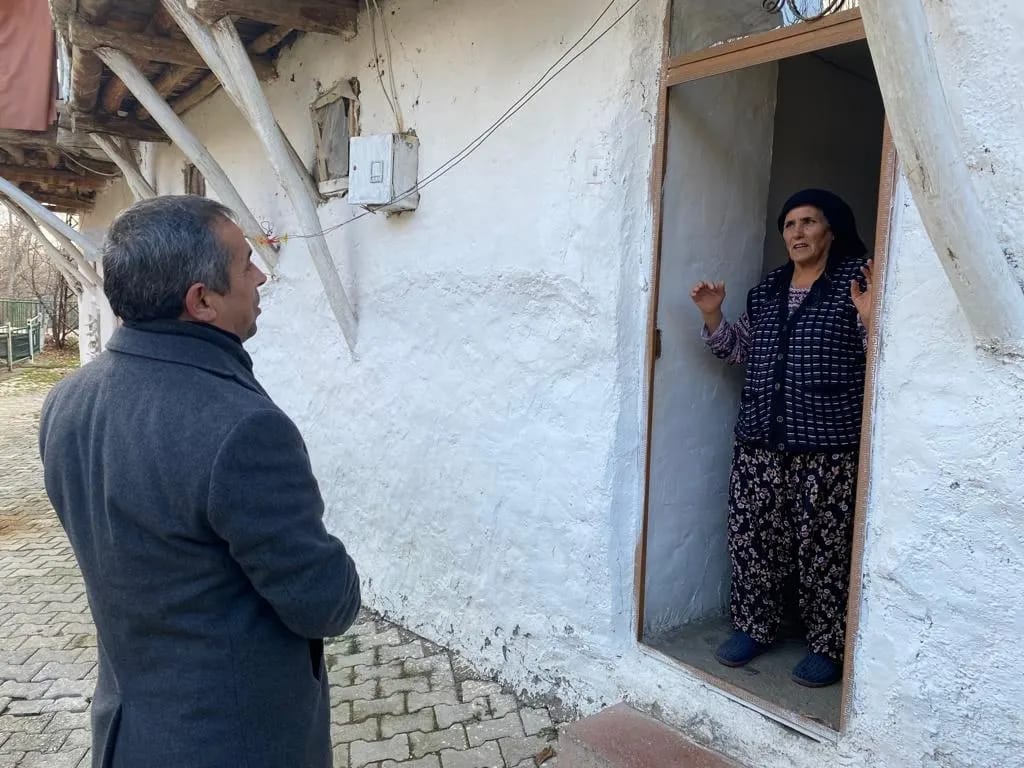 Hozat Belediye Başkanı Geyik, ev ev geziyor!