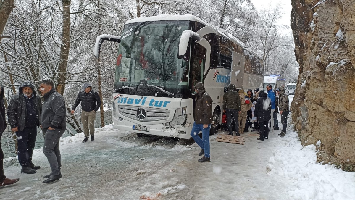 Ovacık karayolunda kaza: 3 yaralı