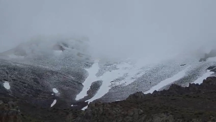 Dersim’in Pülümür İlçesinde Yüksek Kesimlere Kar Yağdı