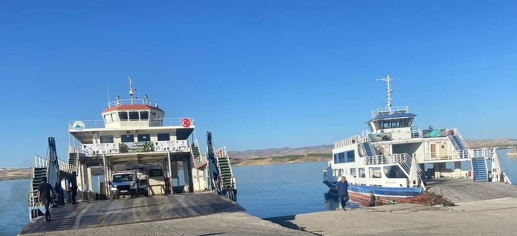 Pertek’te Feribot Seferleri Normale Döndü
