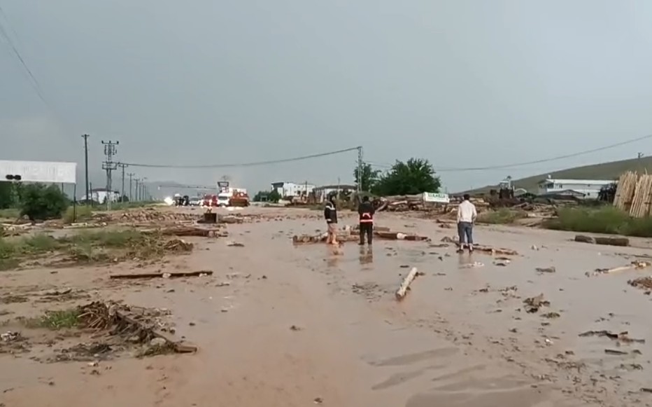 Kovancılar-Dersim karayolu trafiğe açıldı