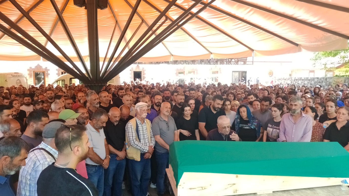 Adı bir çiçeğe de verilmişti; sonsuza uğurlandı