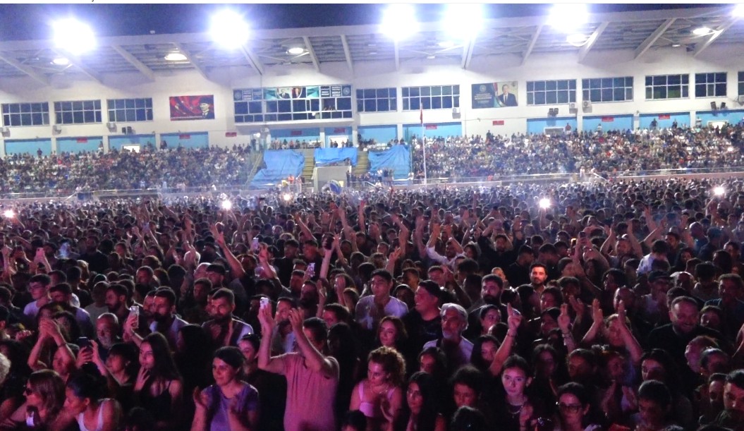 Stadyum etkinlikleri konserle sona erdi