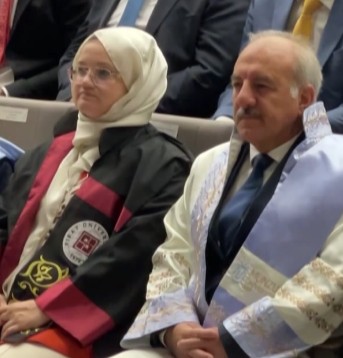 Akademisyen Peker’in il yönetimi üyeliği hukuki mi?