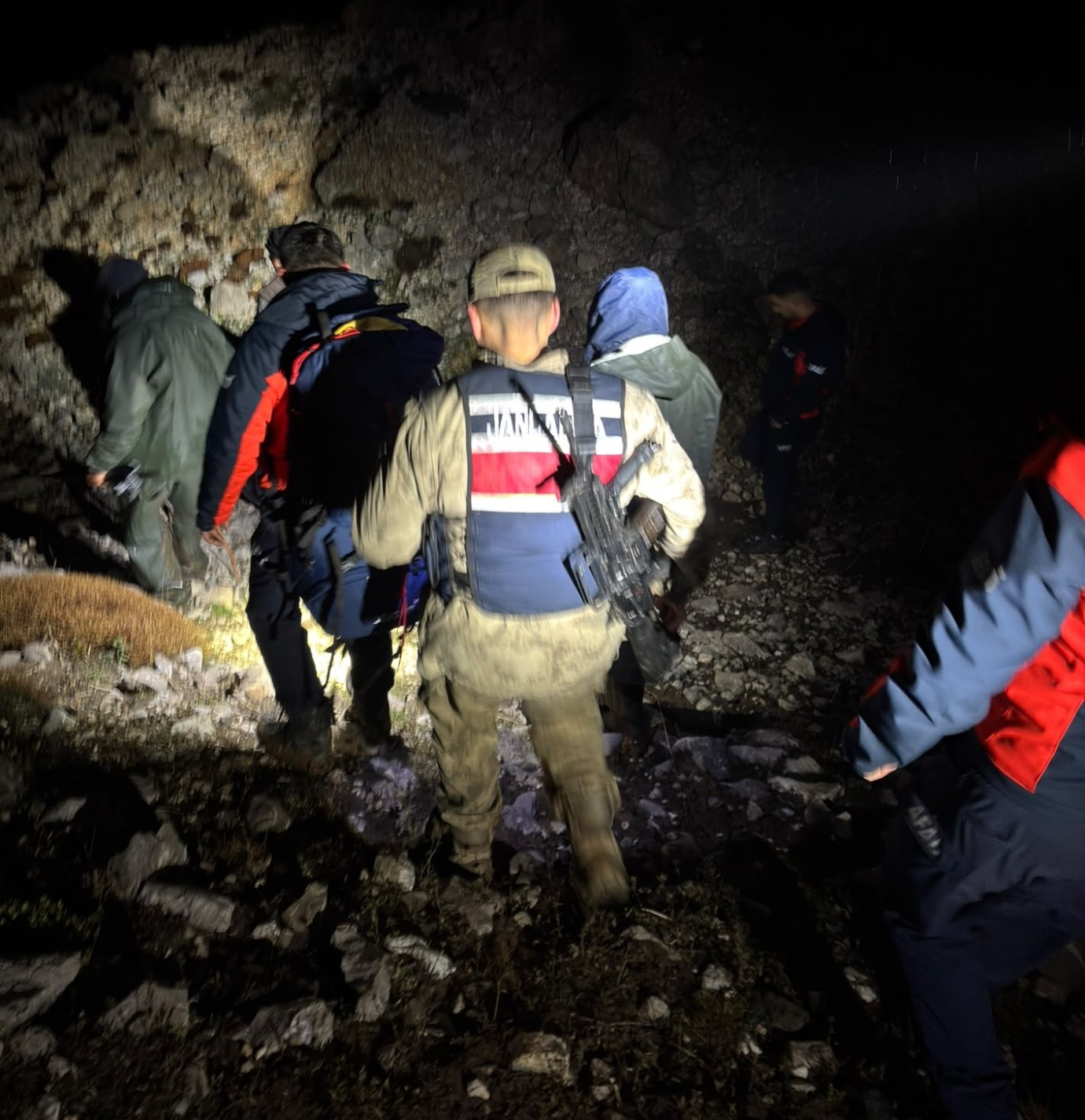 Ovacık’ta Keçilerini Aramaya Çıkan İki Kişi Yaylada Mahsur Kaldı