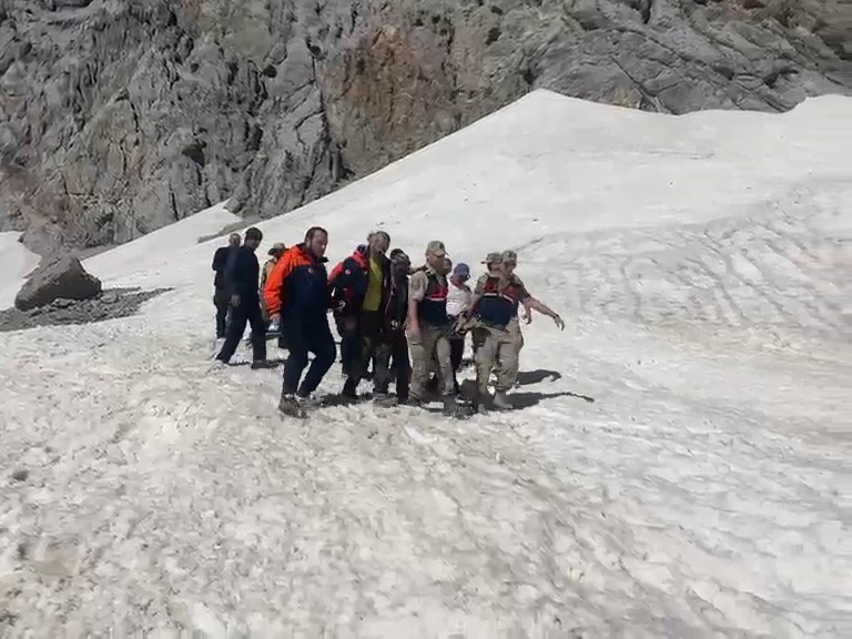 Kırk Merdiven Şelalesi'nde Mahsur Kalan Vatandaş Kurtarıldı