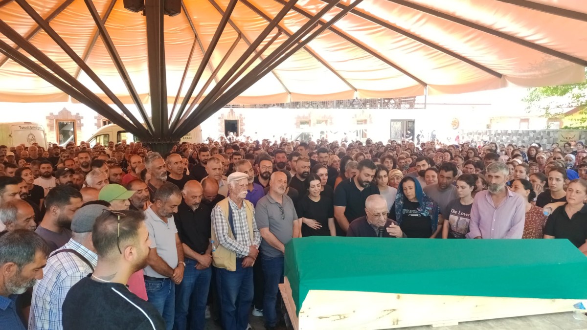 Adı bir çiçeğe de verilmişti; sonsuza uğurlandı