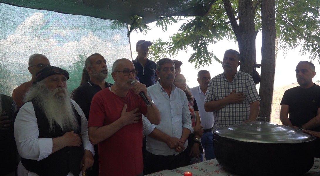 Düzgün Baba’da aşure ve kurban lokması pay edildi