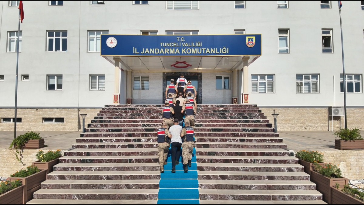 Jandarmadan siber suçlara yönelik dev operasyon 11 kişi tutuklandı