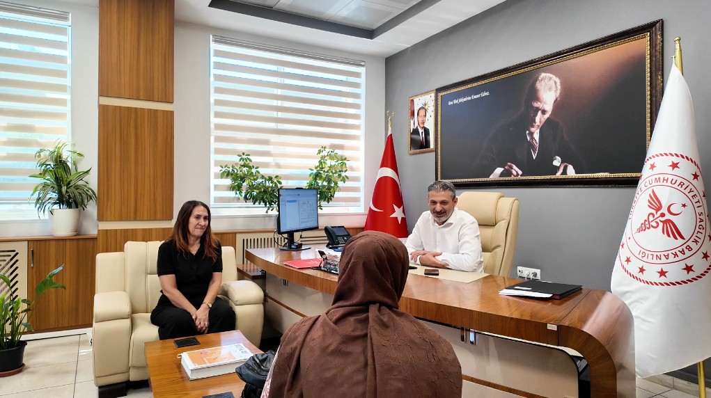 Sigarayı bırakan hekim ve vatandaştan il sağlık müdürüne ziyaret